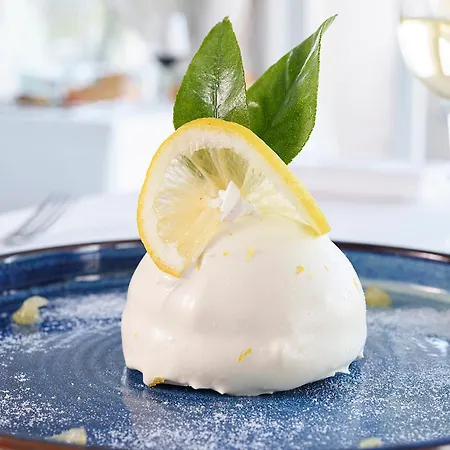 Отель Raito 5*