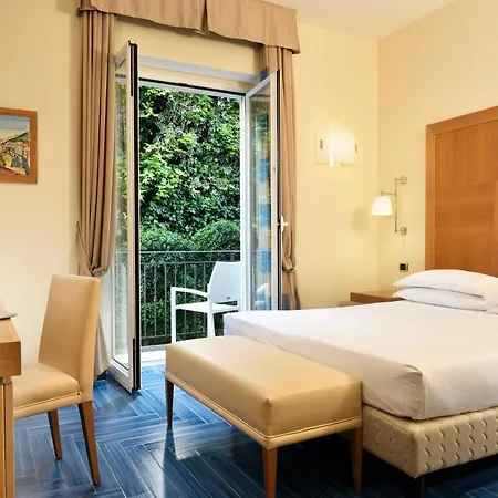 Raito Hotel Vietri