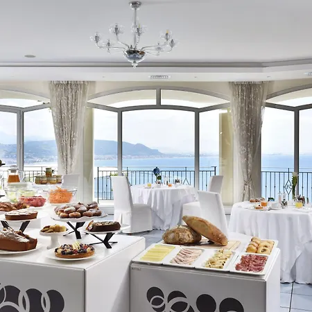 ライト ウェルネス&スパ ホテル Vietri