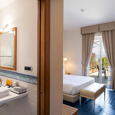Raito Hotel Vietri
